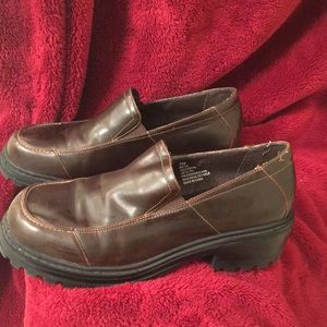 Union Bay brown chunky heel. Size 9M. Worn once.